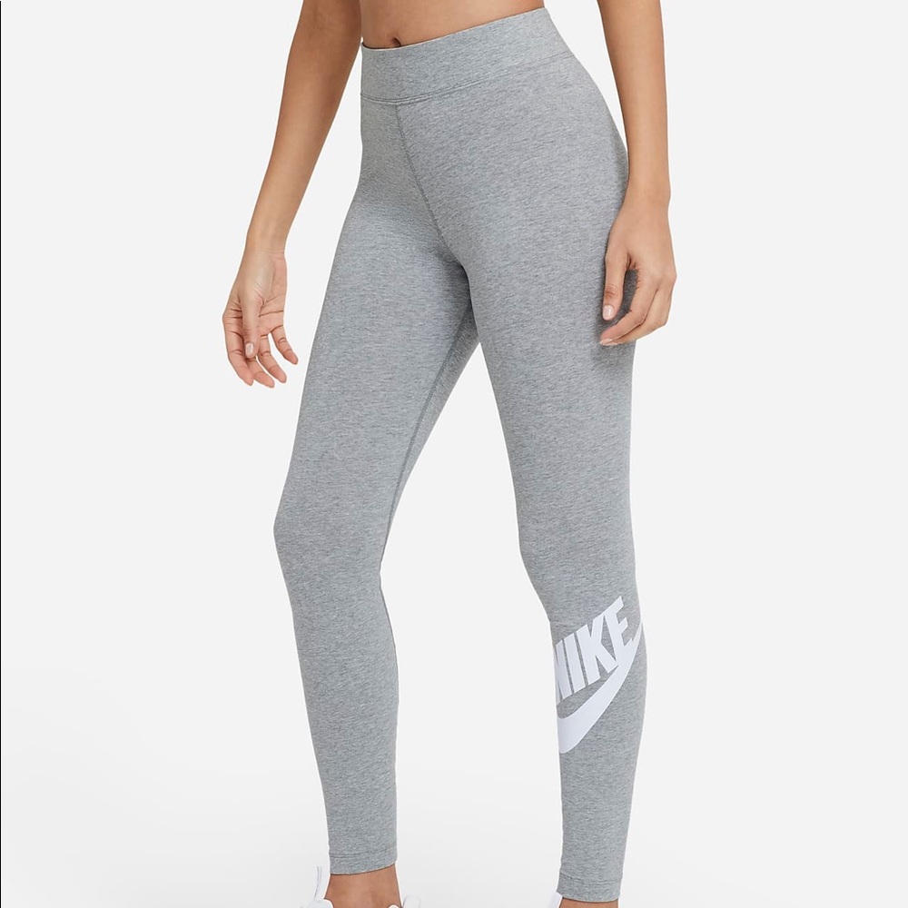 Nike Sportswear Essential Women's High-Waisted Leggings